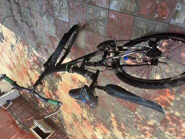 Dağ velosipedləri: Dağ velosipedi, müxtəlif ərazilərdə rahat sürmə imkanı təmin edən qara — 6