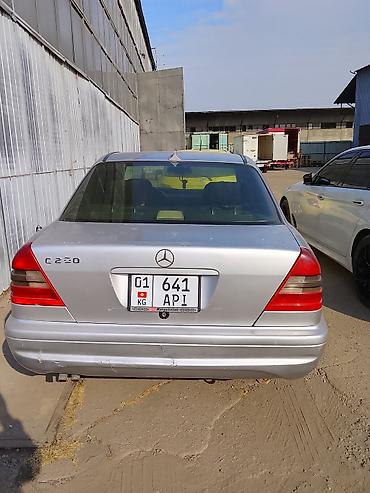ветровики на мерс: Mercedes-Benz 220: 1997 г., Автомат, Седан — 6