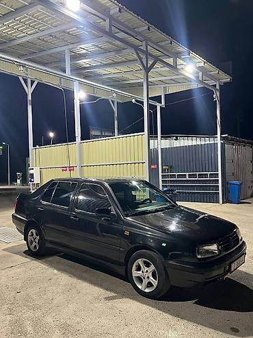 1994: Volkswagen Vento: 1994 г., Седан — 4
