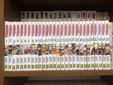 komiks satışı: Naruto manga. Türk dilindədir. Bir cild 6 azn. Azadliq metrosuna