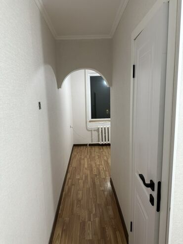 купить квартиру в 10 микрорайоне: 1 комната, 36 м², 4 этаж, Косметический ремонт