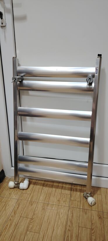 Kasalar: Hamam üçün Radiator. Ayen markası.əla vəziyyətdədir