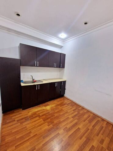 Ofislər: Nərimanov rayonu, “Təbriz” küçəsində, "Heydər Əliyev Mərkəzi"nə yaxın — 15