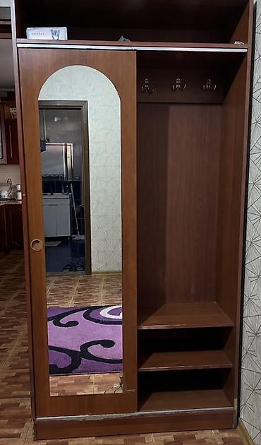 шкафы для обуви: Прихожая модульного типа с зеркалом и открытой вешалкой — 2