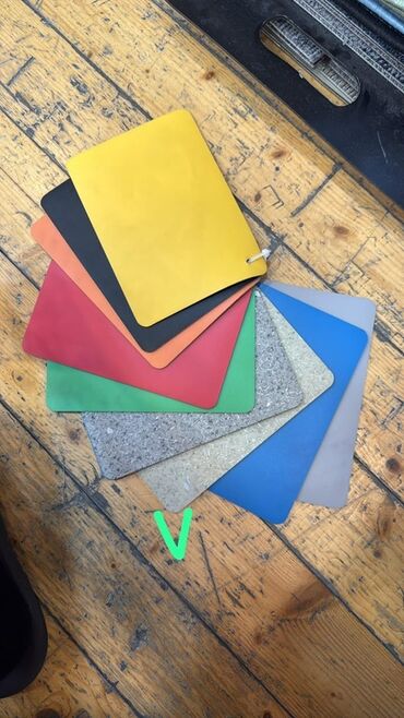 Süni güllər: Müxtəlif rənglərdə və teksturalarda mövcud olan döşəmə nümunələrinin — 15