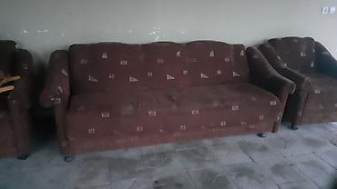 2 el: Klassik üslubda 3 yerlik qəhvəyi divan və 2 ədəd eyni dizaynda kreslo — 1