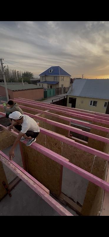 крыша кровля: Каркасно-панельный дом из SIP/OSB в процессе строительства. - Стены — 9