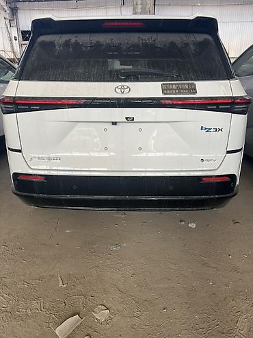 bz3: Toyota bZ3X: 2026 г., Электромобиль, Кроссовер — 3