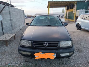 фиат авто: Volkswagen Vento: 1995 г., 2 л, Механика, Бензин, Седан