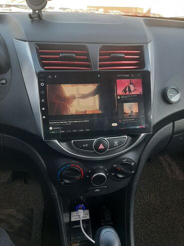 Hyundai: Hyundai Accent: 1.6 l | 2014 il Sedan — 6