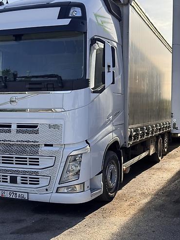 b v d: Тягач, Volvo, 2017 г., Тентованный — 2