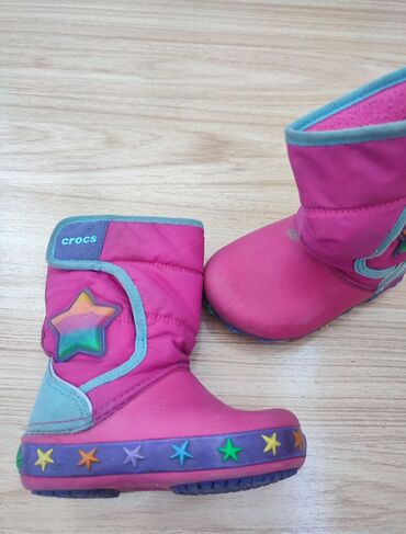 детская обувь 22: Продаются детские сапожки crocs (крокс) оригинал на девочку в отличном