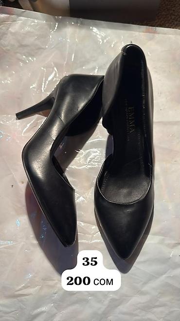 Босоножки, сандалии, шлепанцы: Женская обувь — два варианта. 1) Сандалии с декором - Размеры: 37 и — 27