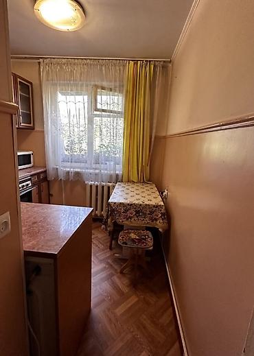 3 комнаты, 58 м², Ата-Тюрк парк 104 серия, 1 этаж