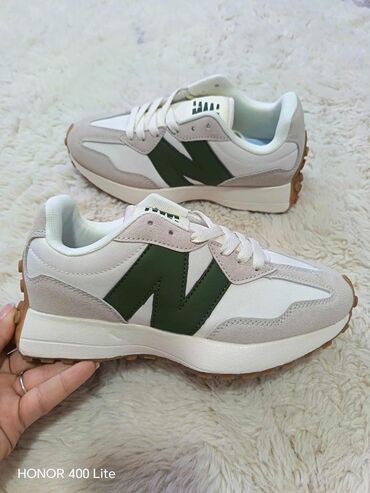 Patike: Patike – više modela i boja Opis: - Moderna lifestyle i sportska — 1