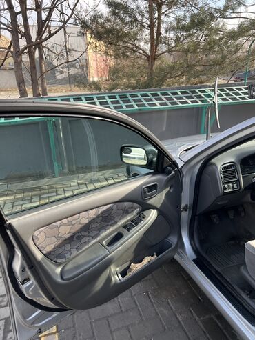 Toyota: Toyota Avensis: 1998 г., 1.8 л, Бензин, Хэтчбэк — 8