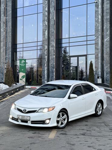 малибу 2: Toyota Camry: 2014 г., 2.5 л, Автомат, Бензин, Седан