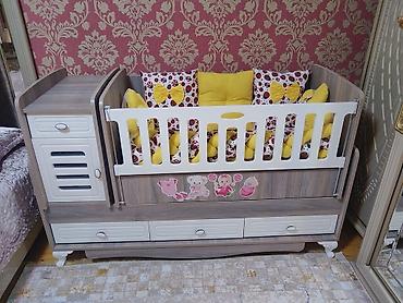 yataq otagi desti: Çoxfunksiyalı uşaq beşiyi və komodlu dəst - Material: laminat/MDFlam — 1
