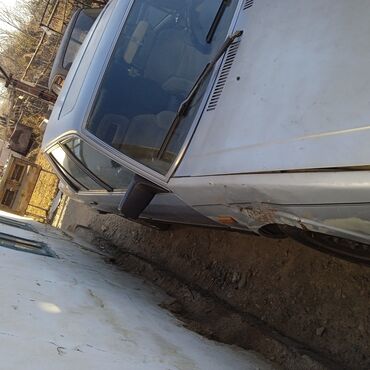 Mazda: Mazda 2: 1987 г., 2 л, Механика, Газ, Седан — 3