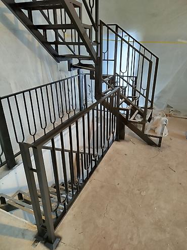 Обшивка лестниц: Лестница на заказ кара жыгач жангак, сосна перила дерево и железный — 10