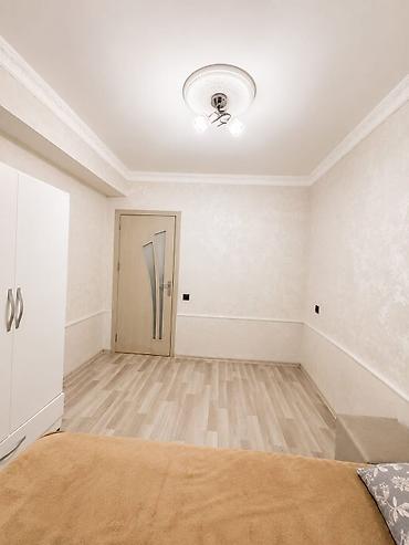 Uzunmüddətli kirayə mənzillər: İşıqlı və zövqlə təmir olunmuş 2 otaqlı mənzil. - Geniş qonaq otağı — 3