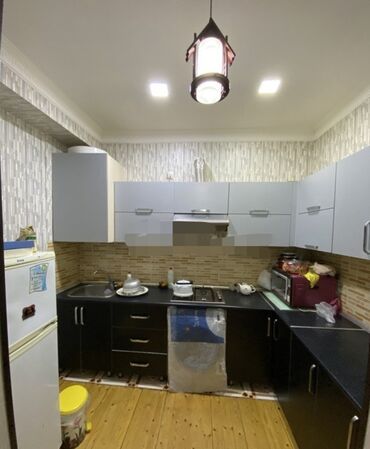 kiraye evler razinde 1 otaqli: Razinde stimup hospitalla uz uze 14/14 de 3 otaq 90 kv esyali remontdu