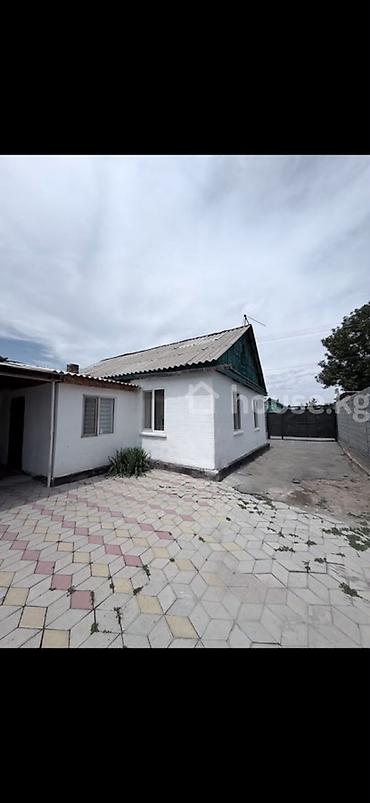 забронировать дом: Продается одноэтажный дом с двором и капитальным забором. - — 1