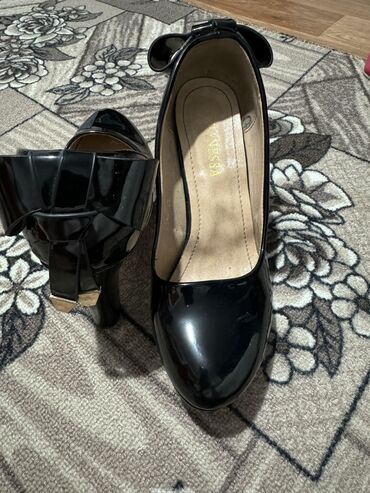 женская обувь бу 38: Туфли 4F, 38, цвет - Черный