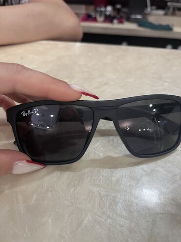 Eynəklər: Gün eynəyi, Ray-Ban, İşlənmiş