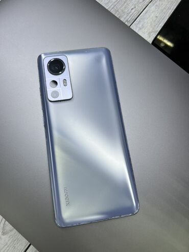 телефон x2: Xiaomi, 12, Б/у, 256 ГБ, цвет - Серый, 2 SIM