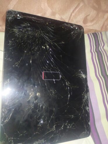 Tulumlar: ! BARTENDER VAR! ipad 9 satılır ekranı dusdukden sonra çatlayib 90