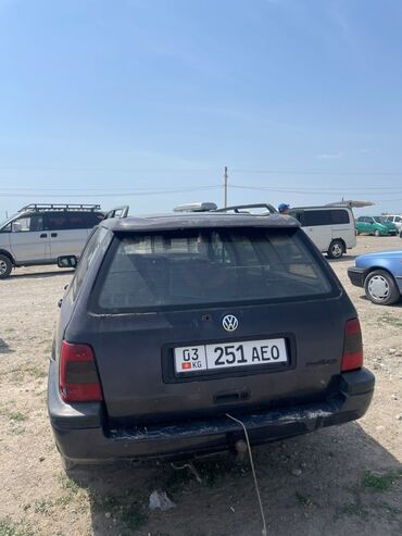 Volkswagen: Volkswagen Golf Variant – универсальный и практичный автомобиль. Этот