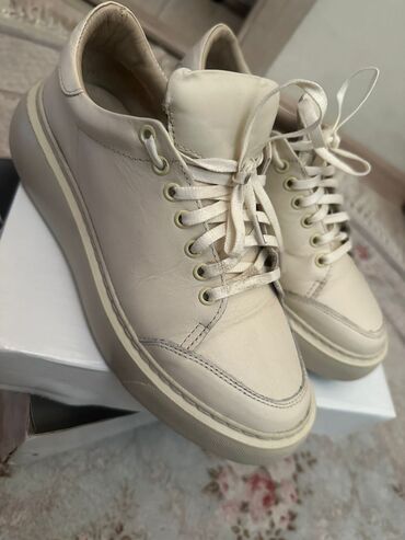белая обувь: Ботинки и ботильоны 38, цвет - Белый