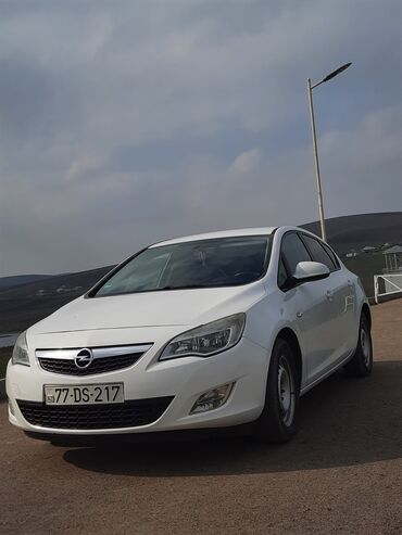 moto ehtiyat: Opel Astra: 1.4 l | 2010 il 352000 km Sedan