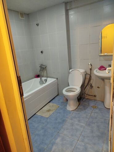 Uzunmüddətli kirayə mənzillər: 1 otaqlı mənzil – daxili təsvir - Giriş: dəmir giriş qapısı, dəhlizdə — 4