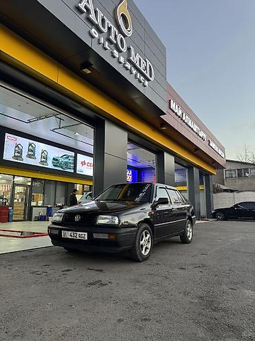 Volkswagen: Volkswagen Vento: 1993 г., 1.8 л, Механика, Бензин, Седан — 2