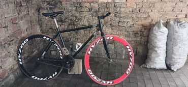 велосипед унисекс: Продам фикс/сингл рама алюминиевая виллсет Hyzoo седло Viper педали