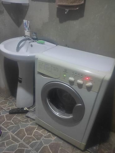yamata tikis masini: Paltaryuyan maşın Indesit, 5 kq, İşlənmiş, Avtomat, Qurutma var, Kredit yoxdur, Pulsuz çatdırılma — 2