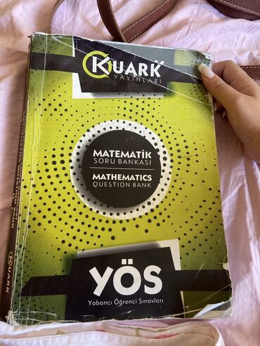 araz fizika: Yos kuark