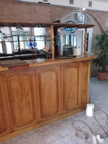 Другое оборудование для кафе, ресторанов: Продаже Барная стойка из чистого дерева (75000 сом) также есть Диваны