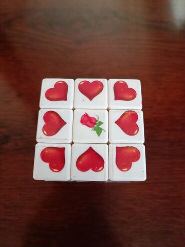кубик рубики: Кубик Рубика, цвета в виде сердечек, легко разбирается, в хорошем