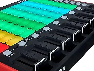 ses mixeri: №: 15005 Məhsulun adı: MIDI kontroller Akai APC Mini MK2 Brend: Akai — 1