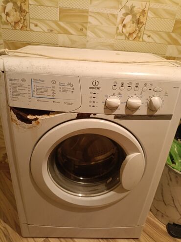 paltaryuyan maşınların: Paltaryuyan maşın Indesit, 5 kq, Ehtiyat hissələri kimi, Qurutmasız, Kredit yoxdur, Ünvandan götürmə