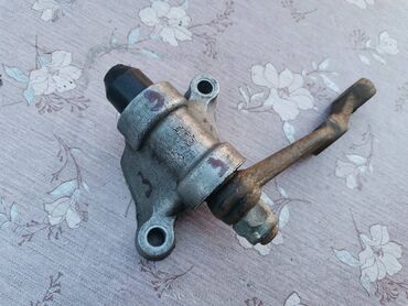 Auto delovi: Nosač spona Lada 7 Riva br. 3a. Polovno, očuvano, sa ležajem. Imam — 2