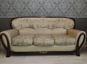 диван и 2 кресла: Цвет - Золотой, Б/у