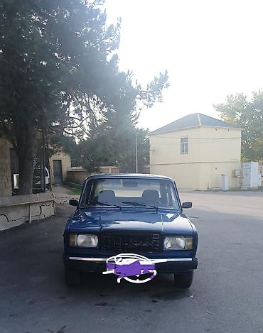 2107 qapı: VAZ 2107 sedan – mavi rəng, arxaötürücülü, klassik kuzov. - Kuzov: 4 — 10