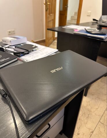 asus x552m: İşlənmiş ASUS 15.6 ", Intel Core i3, 128 GB