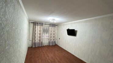 тоголок молдо фрунзе: 2 бөлмө, 44 кв. м, 104-серия, 1 кабат, Косметикалык ремонт