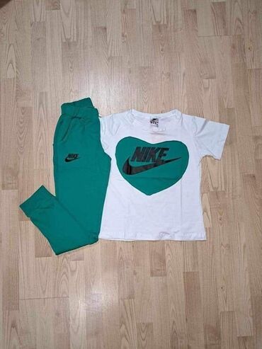 ženski komplet: Nike, S (EU 36), M (EU 38), L (EU 40), color - Multicolored