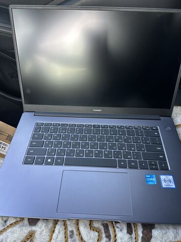 мак бук 2015: Ноутбук, Huawei, 8 ГБ ОЭТ, Intel Core i3, 15.6 ", Жаңы, Татаал эмес тапшырмалар үчүн, эс тутум SSD
